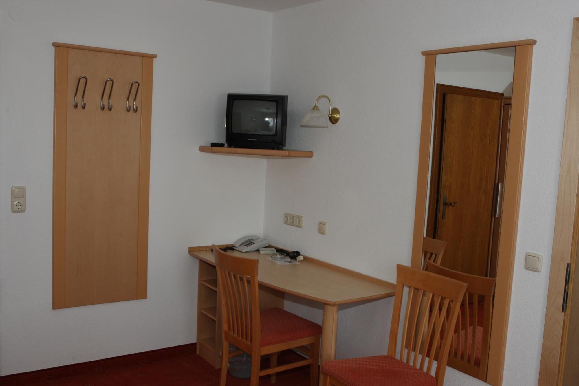Hotel Garni Sonnenheim Fiss Exteriör bild